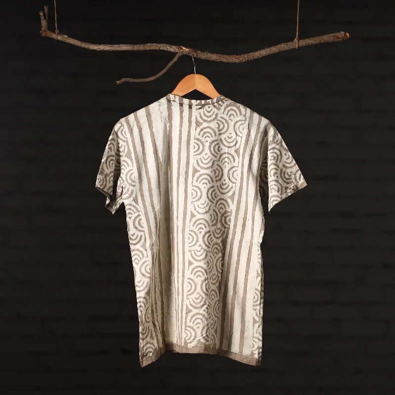 477281-565-bindaas-natural-dyed-art-block-print-round-neck-t-shirt-in-pure-cotton