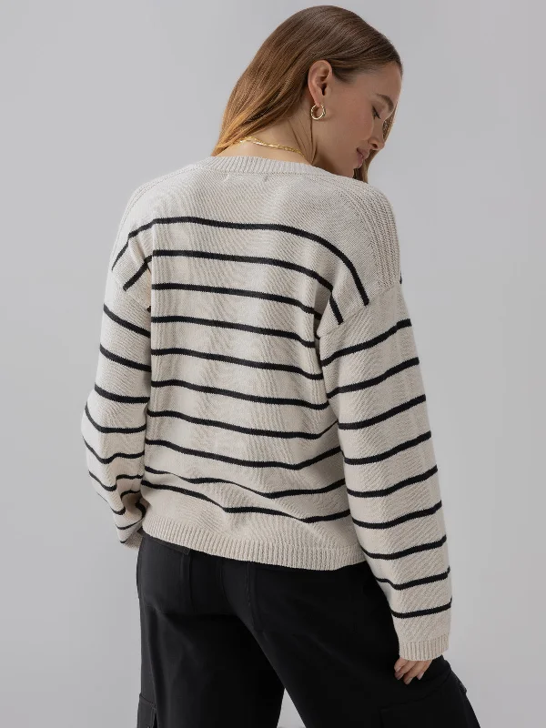 chill-vibes-sweater-chalk-black-stripe