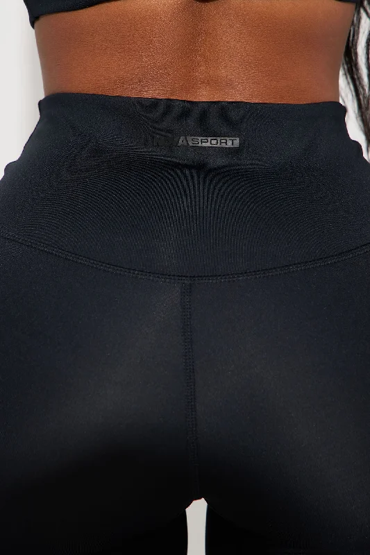 hard-flex-elevate-active-short-black