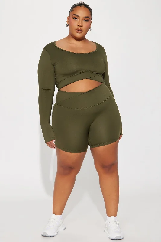 hard-flex-elevate-active-short-olive