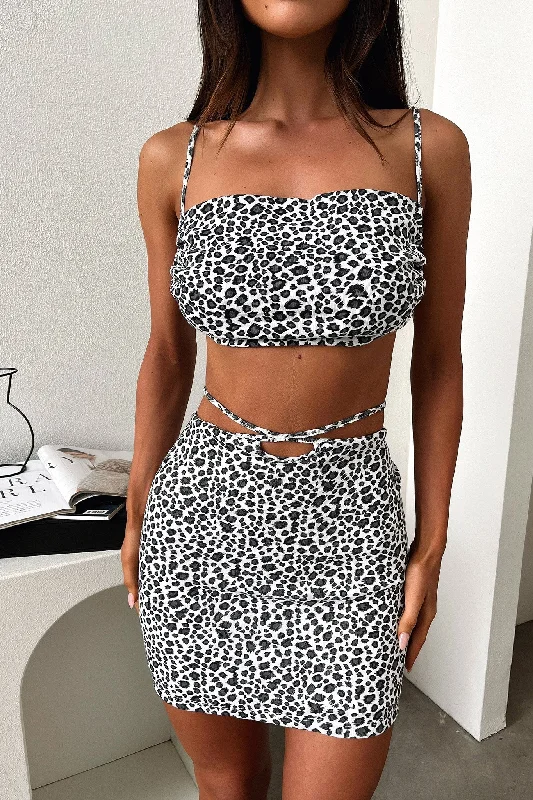 hovey-crop-black-white-cheetah-1