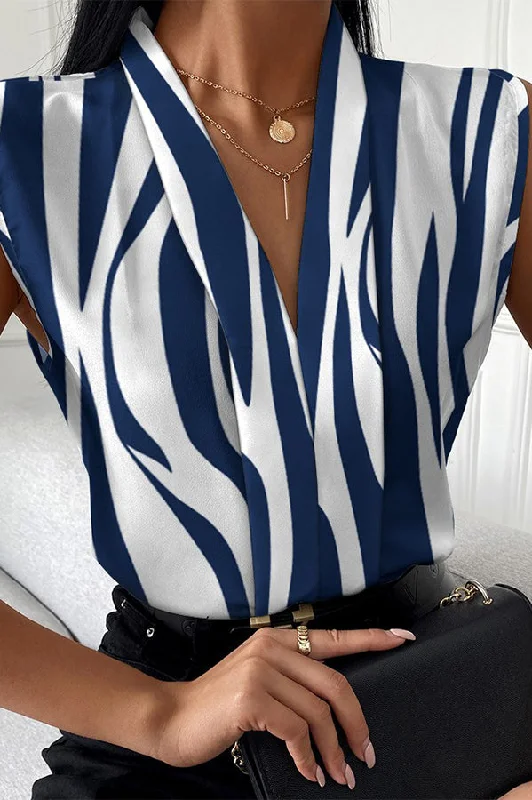 marble-abstract-print-v-neck-casual-top