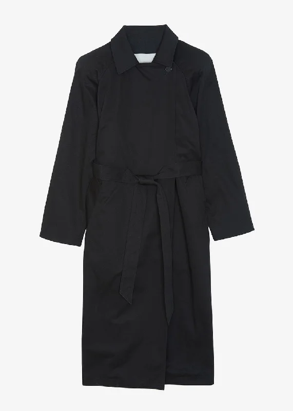 marisol-box-shoulder-trench-black