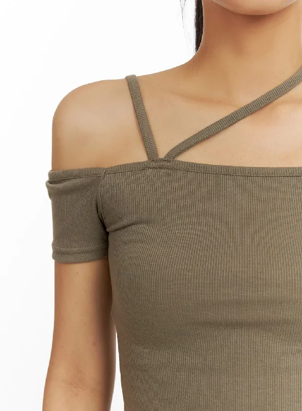 off-shoulder-strap-crop-top-iu412