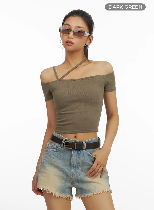 off-shoulder-strap-crop-top-iu412