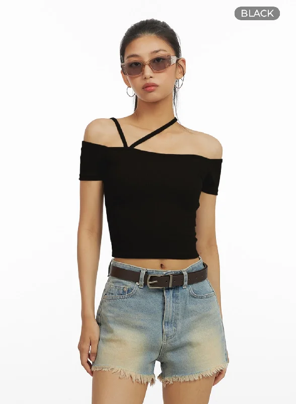 off-shoulder-strap-crop-top-iu412