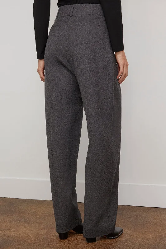 sada-trousers-in-dark-grey