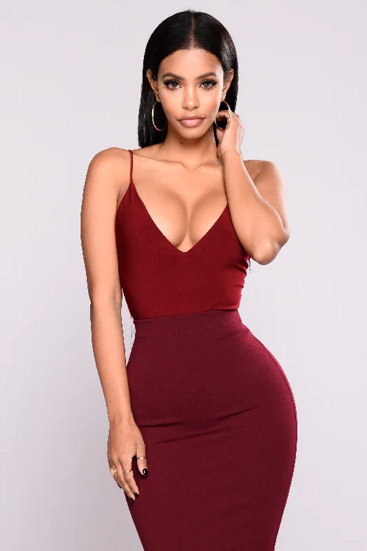 sleek-and-slay-bodysuit-burgundy