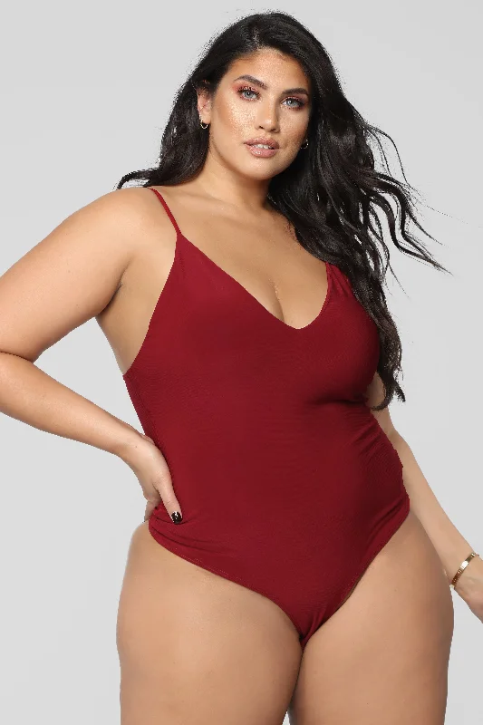 sleek-and-slay-bodysuit-burgundy