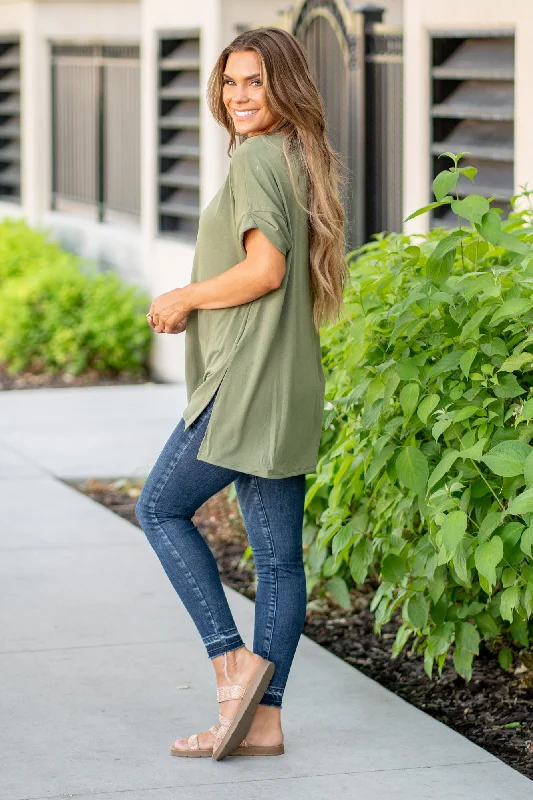 super-soft-tee-high-low-hem-v-neck-top-lt-olive