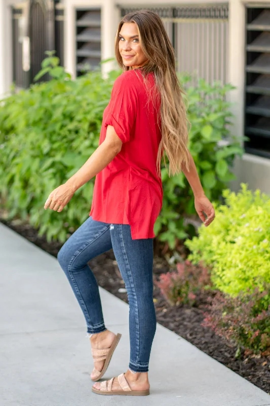 super-soft-tee-high-low-hem-v-neck-top-ruby