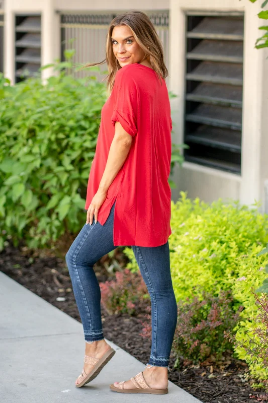 super-soft-tee-high-low-hem-v-neck-top-ruby