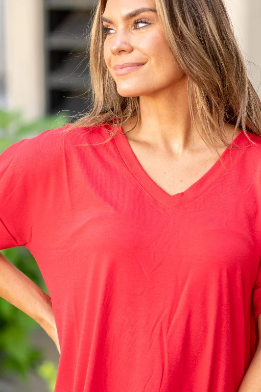 super-soft-tee-high-low-hem-v-neck-top-ruby