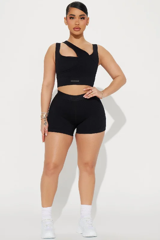 Uppercut Effortless Seamless Active Hot Short - Black