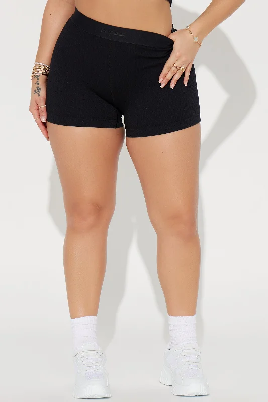 uppercut-effortless-seamless-active-hot-short-black